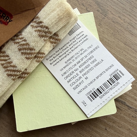NWT Burberry Vintage Check Ankle Sport Frosted Vanilla Socks size M - Picture 2 of 8